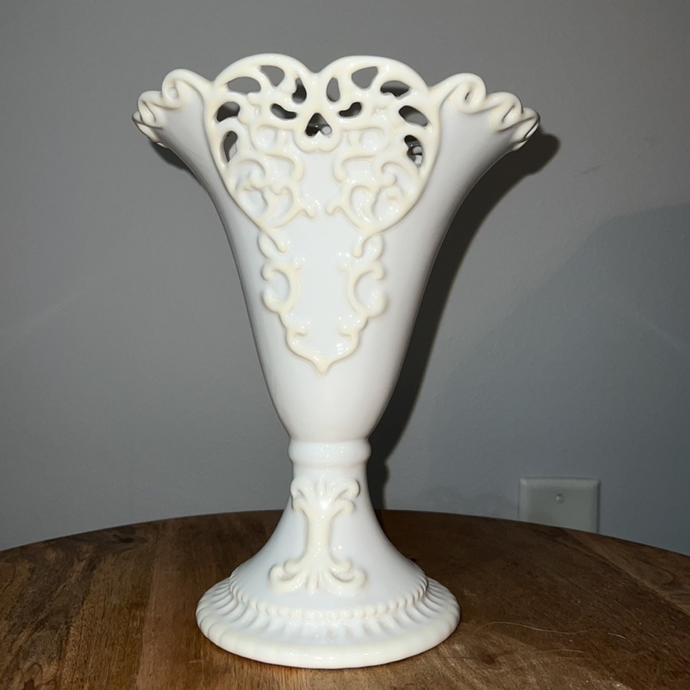 Classic White Decorative Vase - Elegant Lace Motif